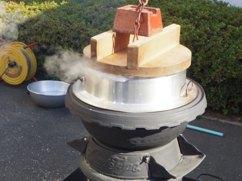 炊飯器はまさに「ほったらかし家電」の代表格！ つきっきりで大変だった“かまど”の頃と比べて楽になりました