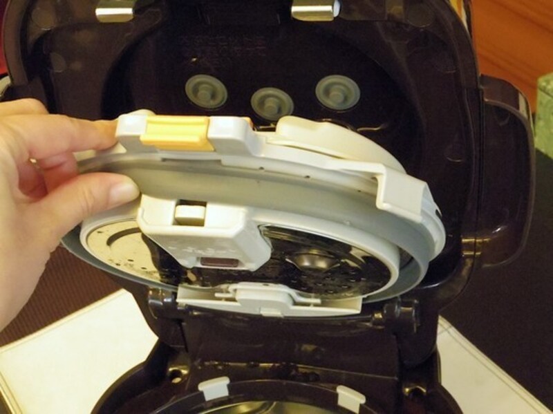 内ぶた3重構造で蒸気の排出も徐々にされるため、ほとんど音がしません