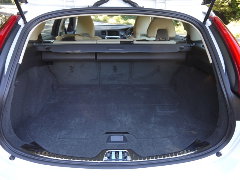 ボルボV60クロスカントリー