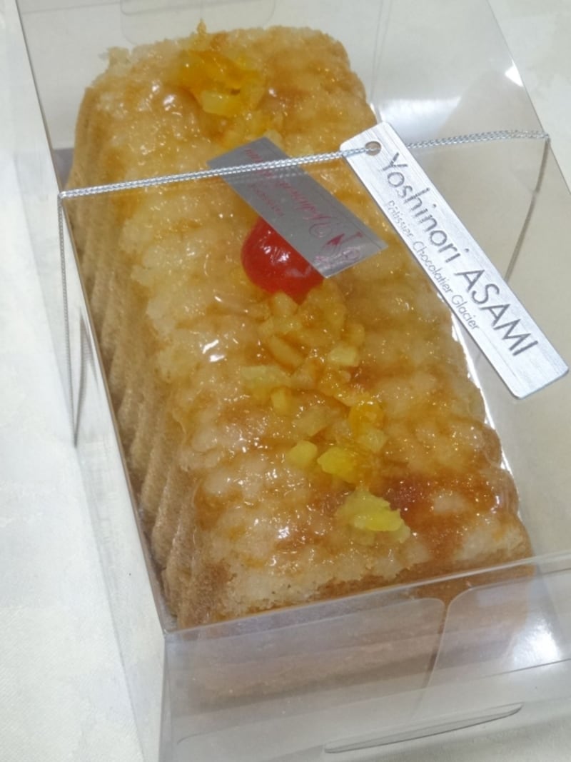 「パティスリー ヨシノリアサミ」の「ケークオランジュ」（ホールサイズ税込1,980円）
