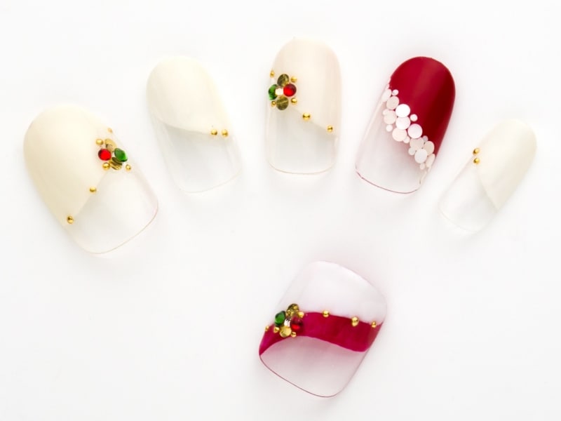 サンタの帽子のような薬指にわくわく!