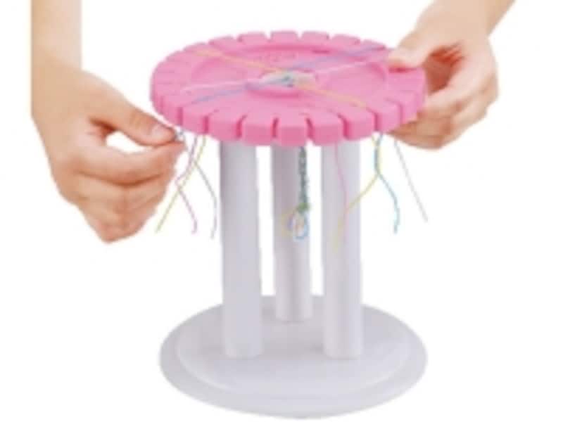 順番に挟んでいくだけでかわいいアクセサリーが完成!