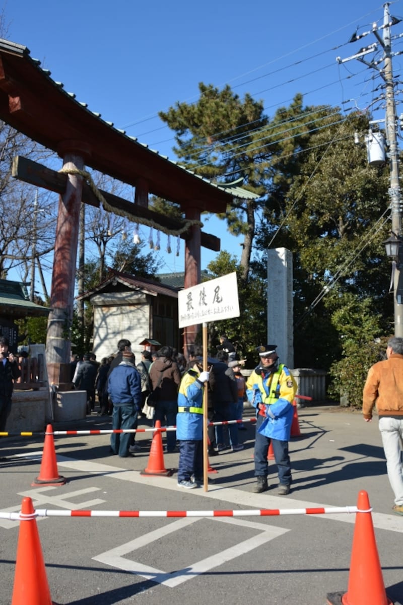 2015年1月3日12:40に鳥居下に到達した行列最後尾