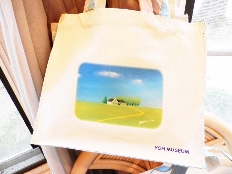 ミュージアムショップで販売されているバッグ