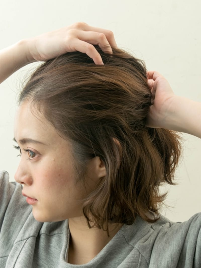 手ぐしでざっくりととかす