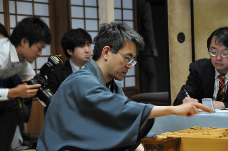 現実世界の名人戦さながらの描写