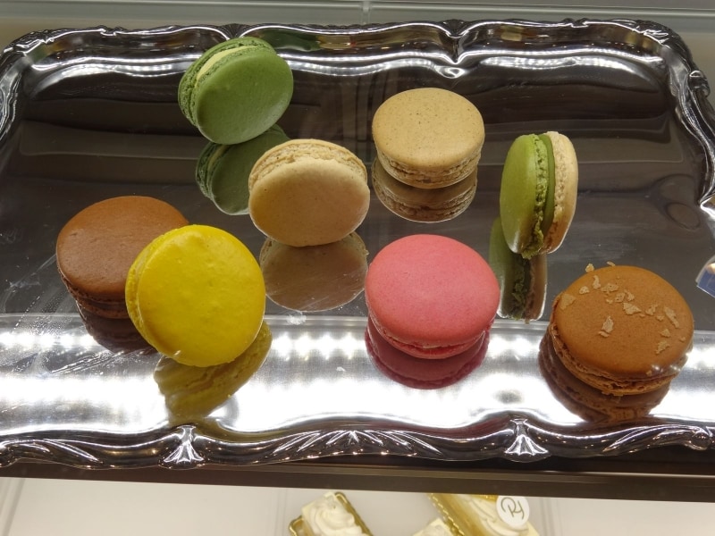 「Ryoura」の「マカロン」全8種(1個税抜250円、8個入税抜2,093円)