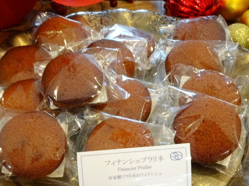「Ryoura」の「フィナンシェ プラリネ」（1個税抜250円）