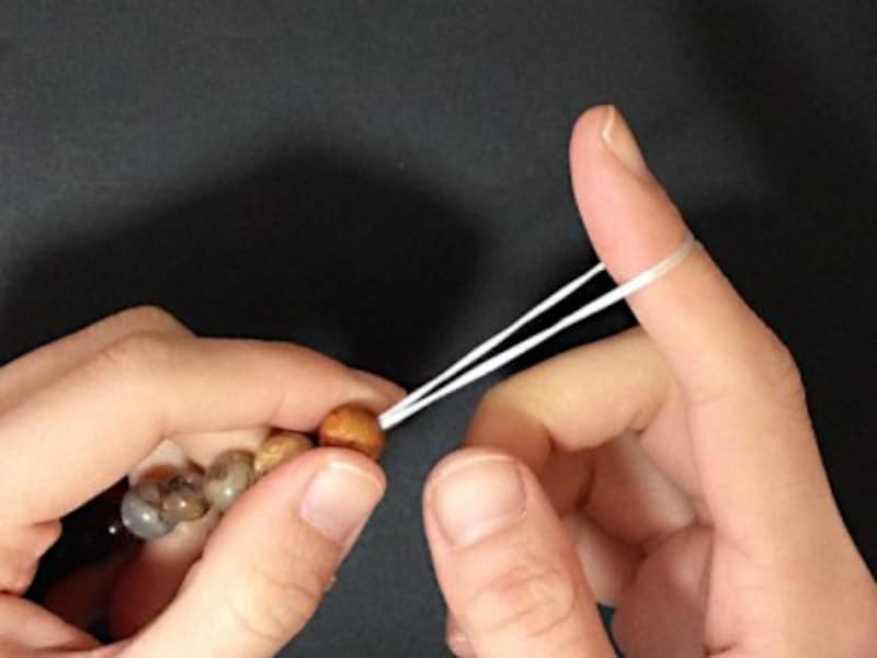 指を入れてからワイヤーを外すと失敗しにくい