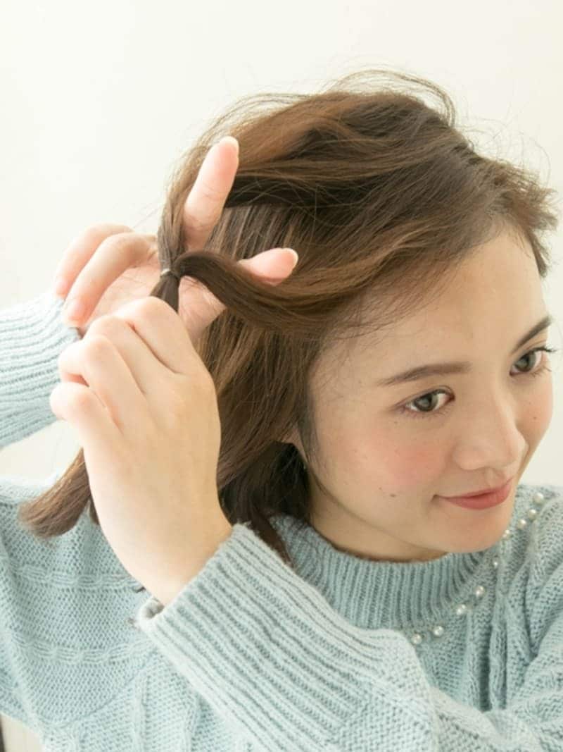 このあと毛束を通すので、髪がからまらないように穴をしっかりあけておきましょう