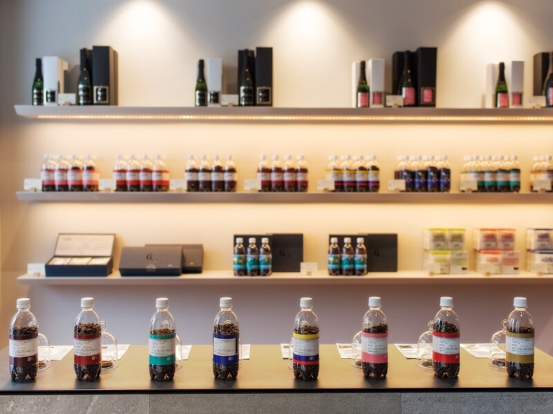 1階、コーヒー販売スペース