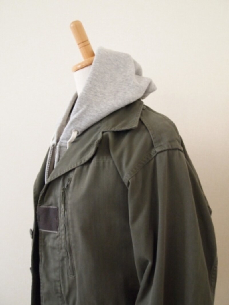 パーカ部分に厚みがあるので、シルエットも◎