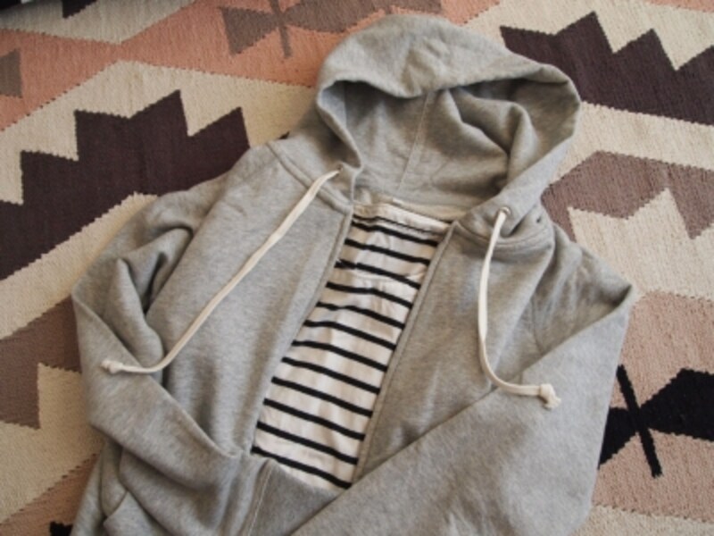 定番アイテムを合わせてシンプルに