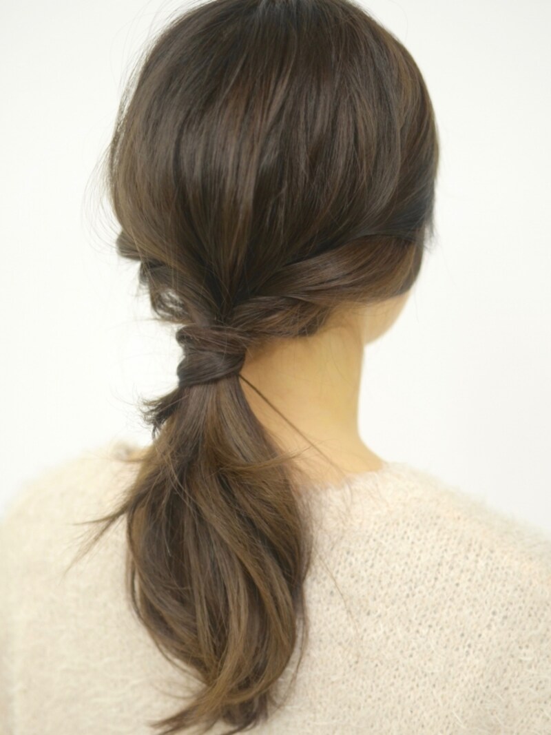 簡単ルーズなひとつ結びアレンジ