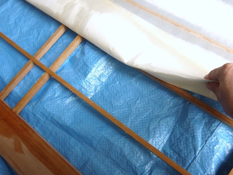 障子の張替え：力を入れなくても剥がれます