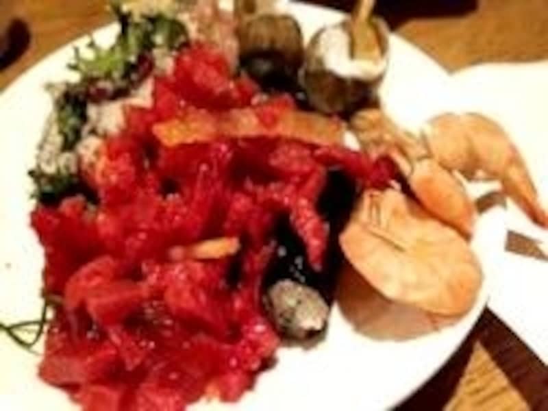 食べたい韓国料理はたくさんあっても、日程的に全部食べることは難しいこともありますね。そんなときに韓式ブッフェはぴったりかも！