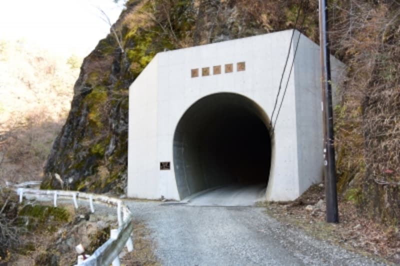 新青崩隧道(暗闇トンネル)入口