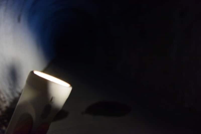 懐中電灯だけが頼りなので、明るい大きめなサイズのものを持参したほうがいいでしょう