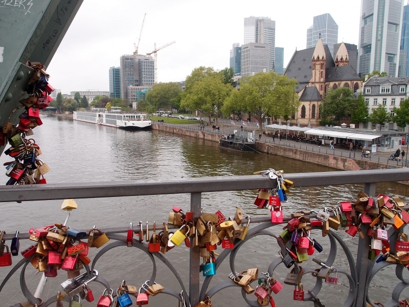 フランクフルトの観光:アイゼルナー橋