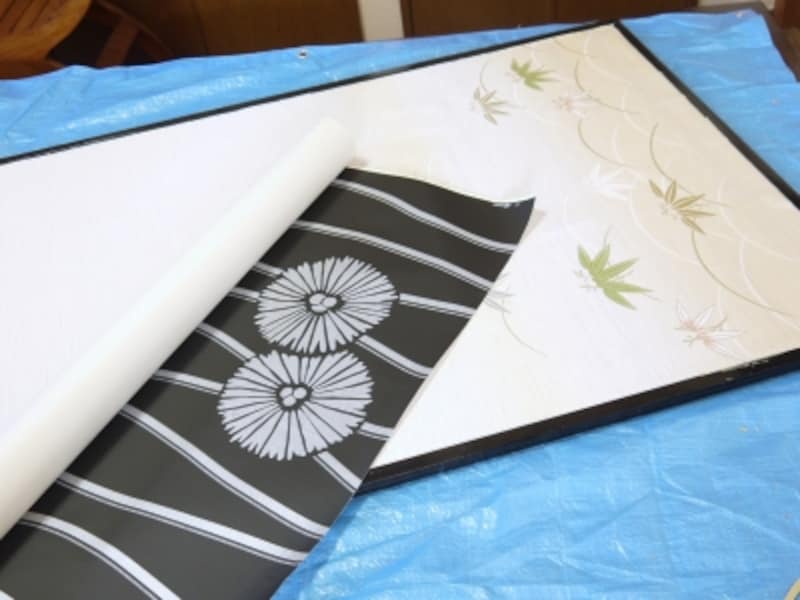 壁紙を使った、ふすまの洋風アレンジDIYの方法