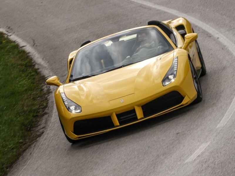 フェラーリ488スパイダー