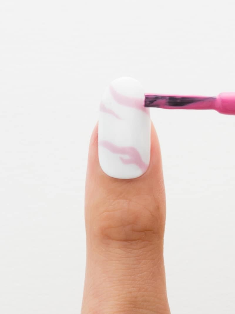 濃淡をつけるため、濃いピンクをチョイス