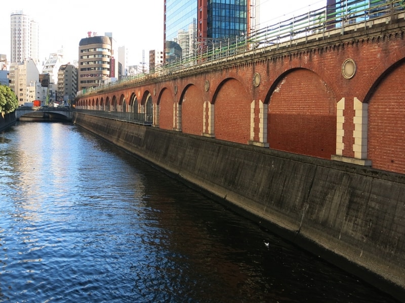 万世橋から見るJR中央線高架風景2undefined