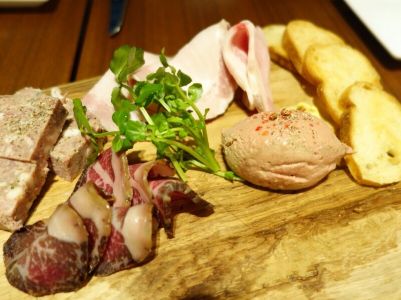 「シャルキュトリーの盛り合わせ」￥1,980