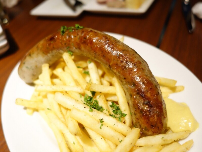 「自家製ハーブソーセージとフライドポテト」￥1,200