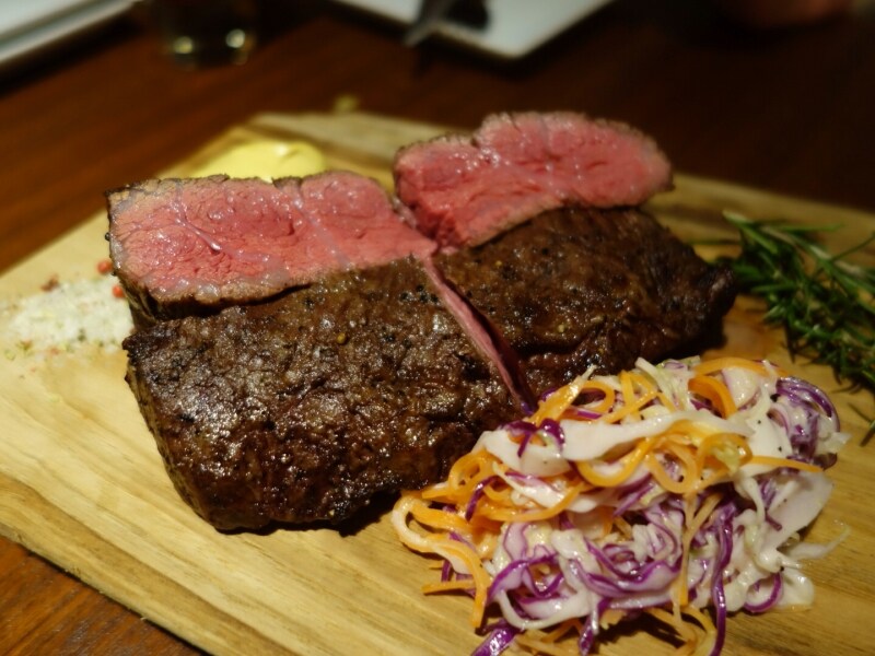 「宮崎産 黒毛和牛」300ｇ￥4,200