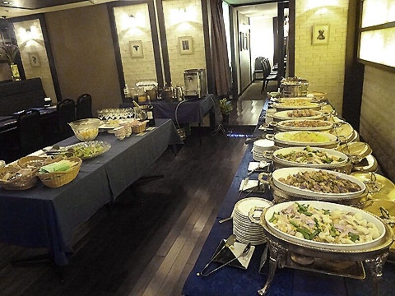 セレブリティクラブ 迎賓館 セラリ 冷菜とデザートのブッフェ台