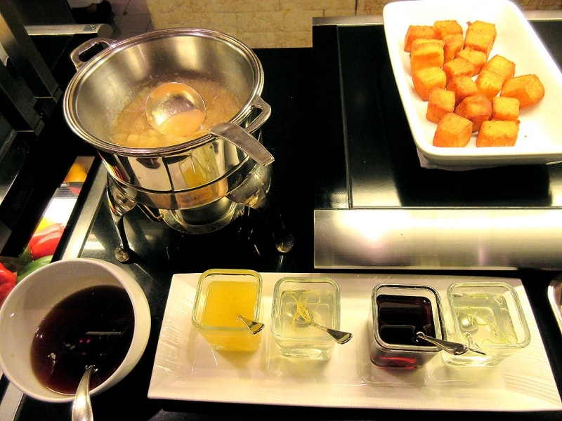 ホットスイーツのブッフェ台