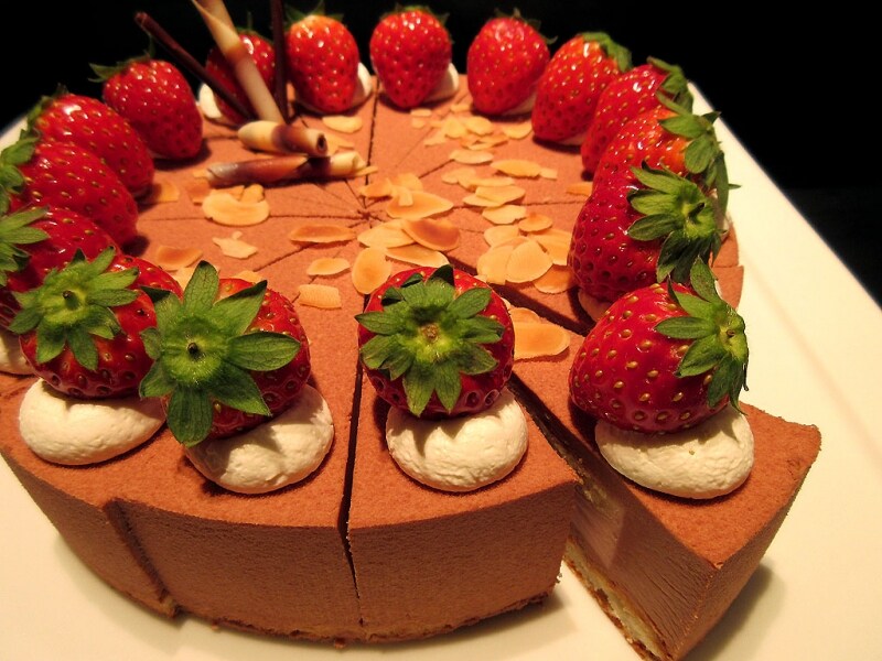 イチゴとミルクチョコレートのムース