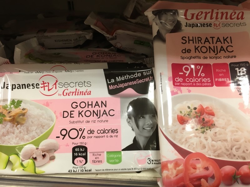 フランスのダイエット食材コーナーにはコンニャクフードが陳列しています