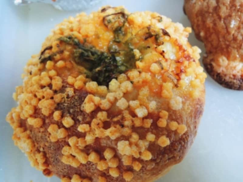 ねぎとゴーダチーズのパン 柚子胡椒バター仕立て