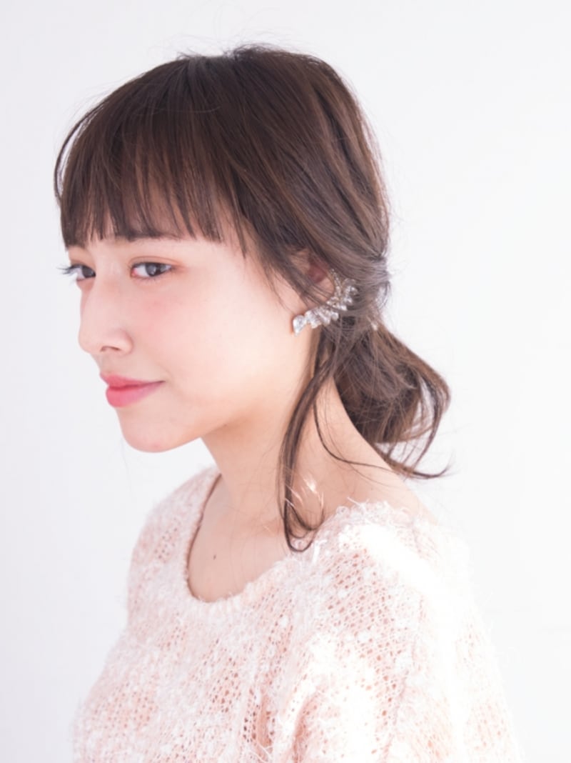 ルーズなひとつ結びに!無造作ヘアアレンジのやり方