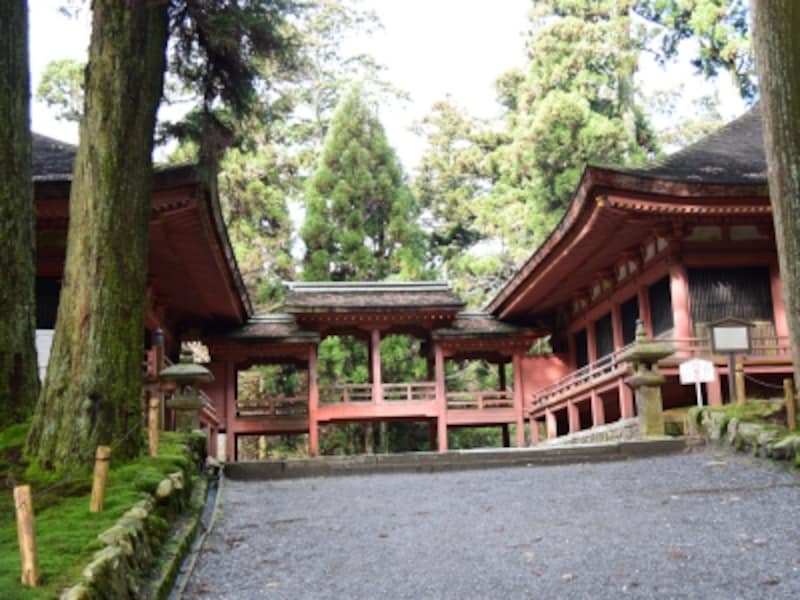 常行堂と法華堂。別名「にない堂」