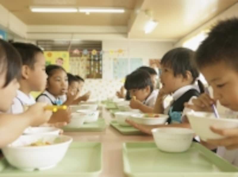 幼稚園の給食タイム