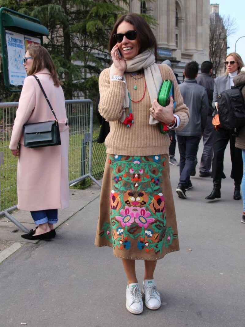 華やかスカートにスニーカーでヌケ感投入undefined(c)Rie Miyata