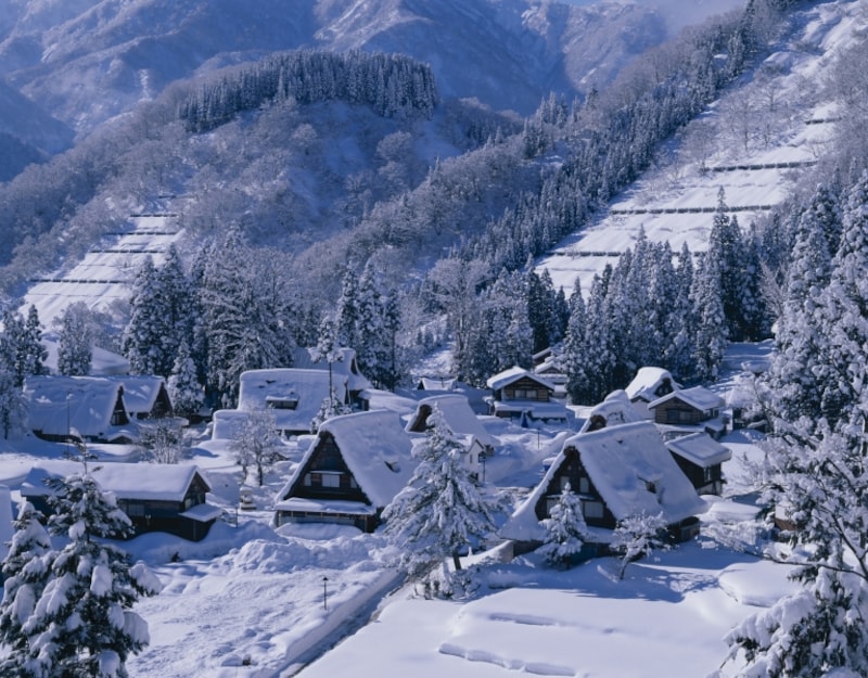 雪の五箇山・相倉合掌集落/(c)KEITA SAWAKI/a.collectionRF/amanaimages