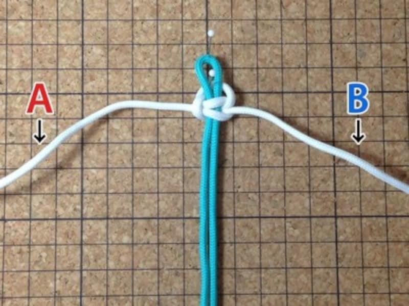 平結びをマスターしてミサンガやビーズアクセサリーを作ろう ビーズ All About 平結びをマスターしてミサンガやビーズアクセサリーを作ろう ビーズ All About