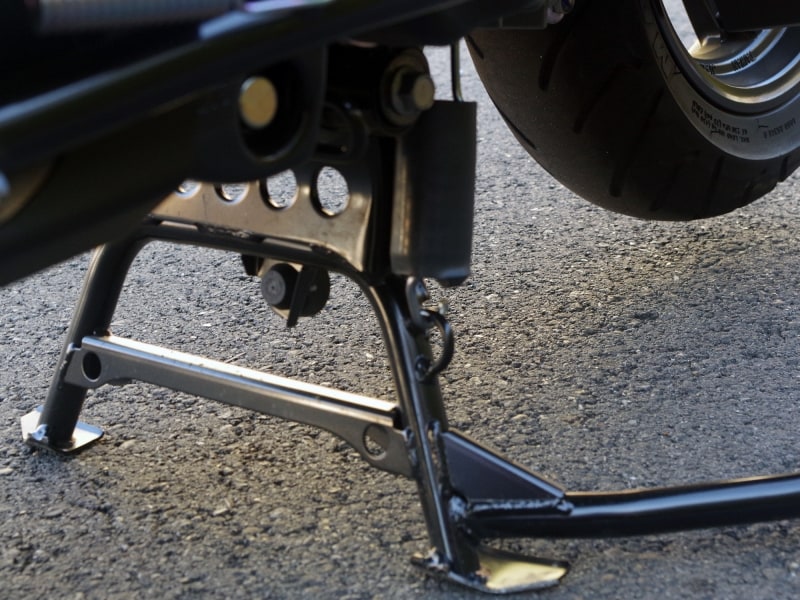 4代目シグナスXはメインスタンドが軽い