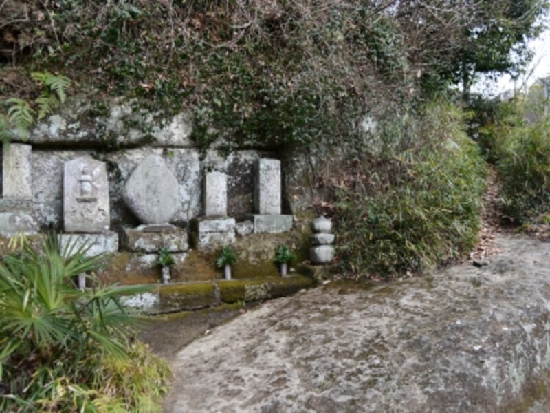 明月院通り側登山口