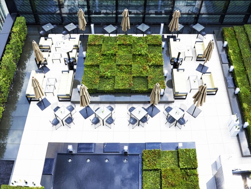 シャネル銀座ビルディングの屋上テラス「ル・ジャルダン・ドゥ・ツ イード」