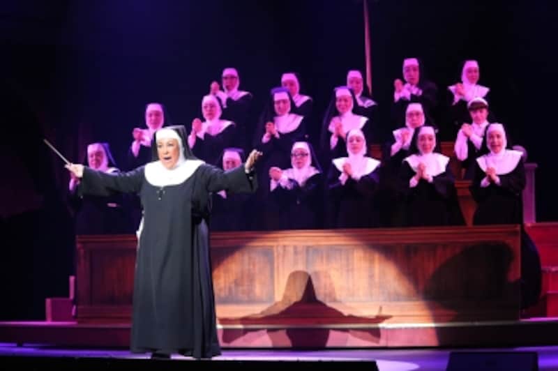 『天使にラブ・ソングを～シスター・アクト～』写真提供：東宝演劇部