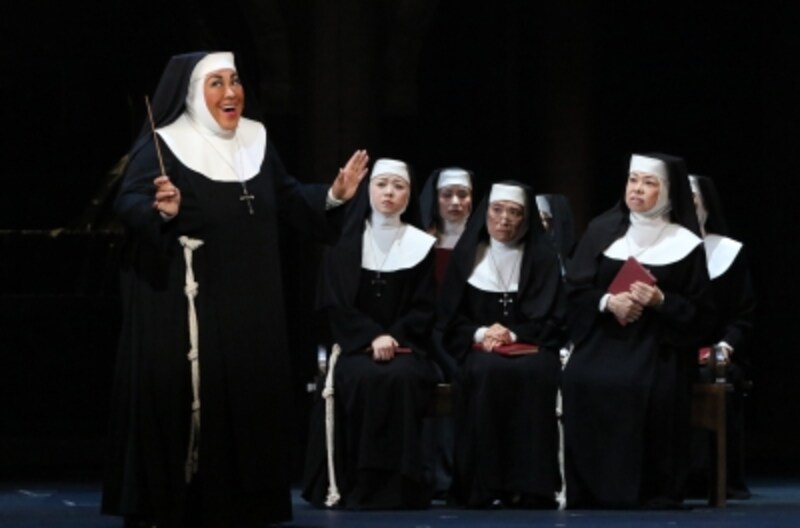 『天使にラブ・ソングを～シスター・アクト～』写真提供：東宝演劇部