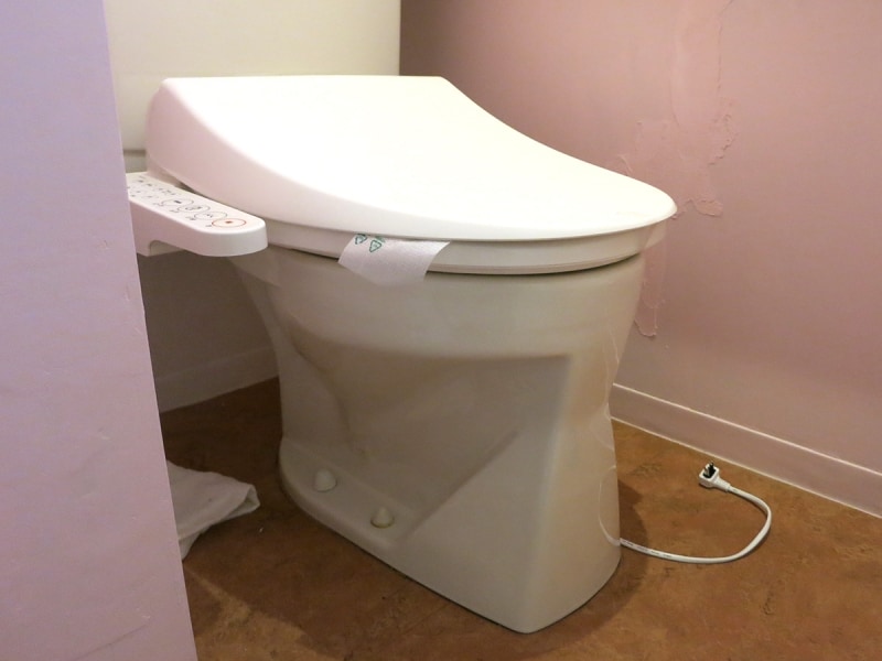 温水洗浄便座本体が取り付きました、の画像