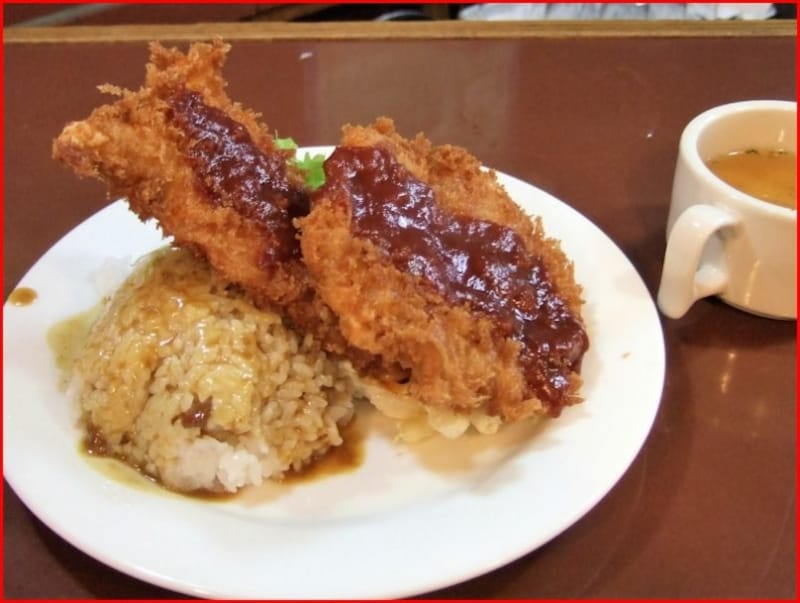 裏側にはスパゲティがあった