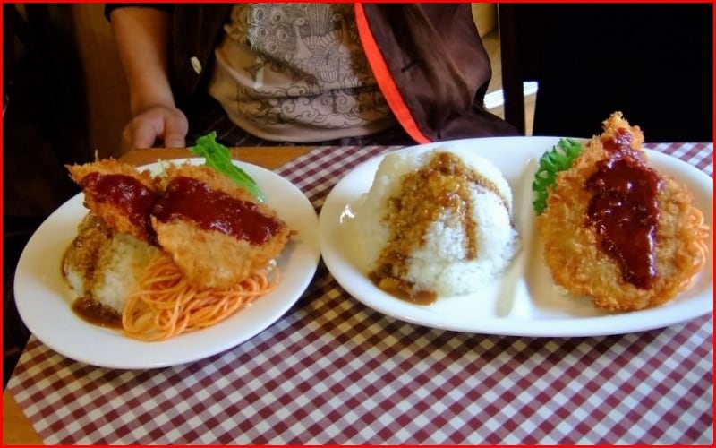 大盛りは100円増しとなる。