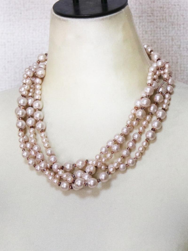 パールのマルチネックレス